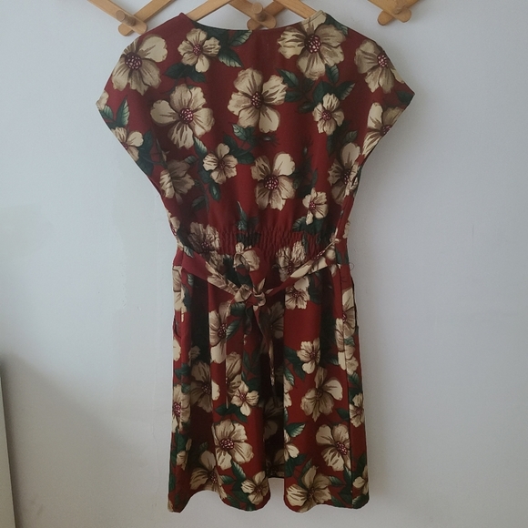 Blue Vanilla floral dress with pockets! - Picture 2 of 3